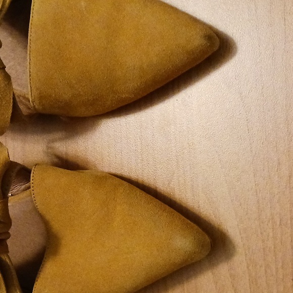 Jeffrey Campbell "Charlin" Mustard Yellow Suede Bow Mule in Size 6M - Picture 3 of 11